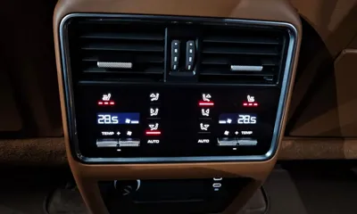 Porsche Cayenne 2023, 35343 км, за 76943.06 USD - фото 19