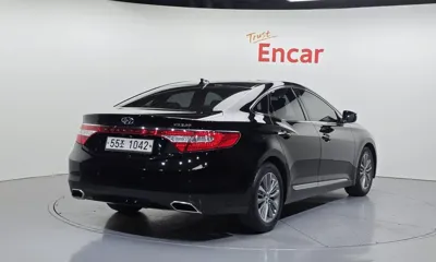 Hyundai Grandeur 2017, 135938 км, за 4818.65 USD