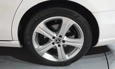Mercedes-Benz E-Class 2018, 52165 км, за 15229.09 USD