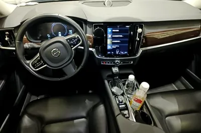 Volvo S90 2017, 128300 км, за 15244 USD - фото 12