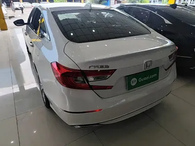 Honda Accord 2018, 95100 км, за 9637.84 USD