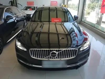 Volvo S90 PHEV 2024, 16100 км, за 27018.08 USD