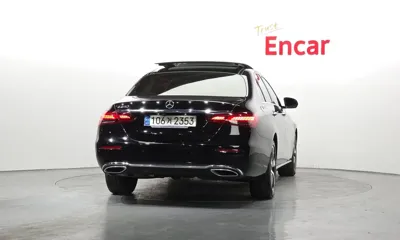 Mercedes-Benz E-Class 2021, 33766 км, за 22144.38 USD