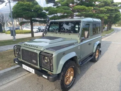 Land Rover Defender · 2010 год
