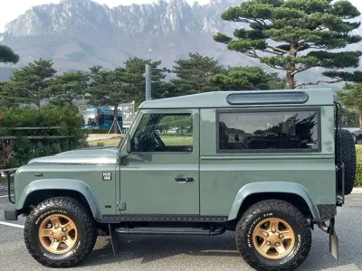 Land Rover Defender 2010, 134500 км, за 47557.03 USD