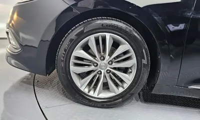 Hyundai Grandeur 2016, 54843 км, за 7800.11 USD
