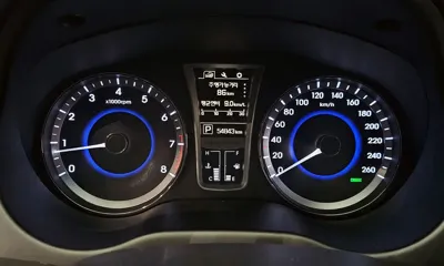 Hyundai Grandeur 2016, 54843 км, за 7745.83 USD - фото 8