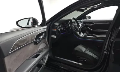 Audi A8 2023, 39847 км, за 51116.73 USD - фото 10