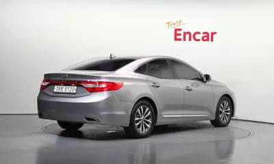 Hyundai Grandeur 2012, 55051 км, за 3741.63 USD
