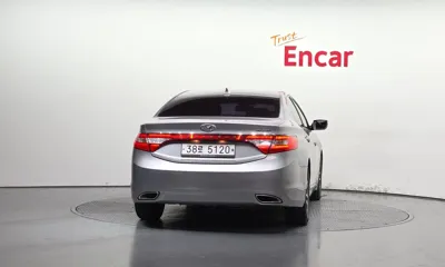 Hyundai Grandeur 2012, 55051 км, за 3741.63 USD