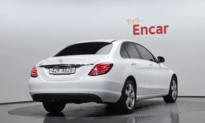 Mercedes-Benz C-Class 2018, 28067 км, за 13680.79 USD - фото 2
