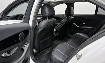 Mercedes-Benz C-Class 2018, 28067 км, за 13680.79 USD - фото 12