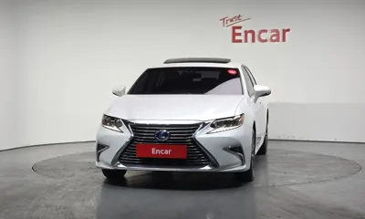 Lexus ES 2017, 69276 км, за 15725.14 USD