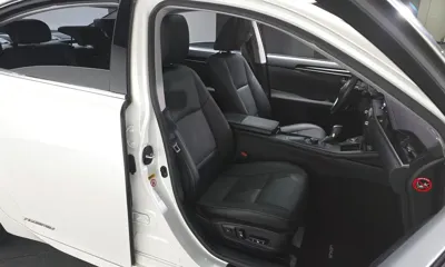 Lexus ES 2017, 69276 км, за 15725.14 USD - фото 10