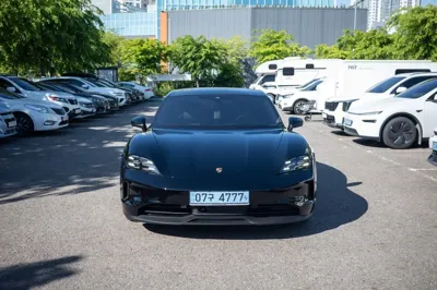 Porsche Taycan 2026, 2000 км, за 96234.58 USD