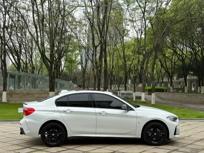BMW 1 Series 2022, 48000 км, за 12065.69 USD