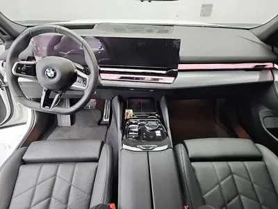 BMW 5-Series 2025, 8186 км, за 40239.21 USD - фото 7