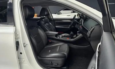 Hyundai Grandeur 2017, 123833 км, за 8334.96 USD - фото 10