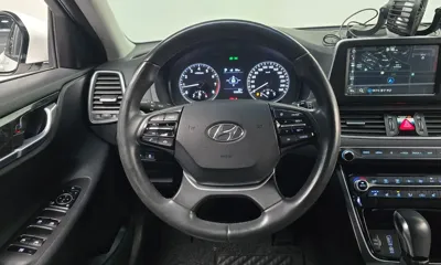 Hyundai Grandeur 2017, 123833 км, за 8334.96 USD - фото 13