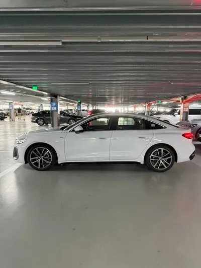 Audi A5 2025, 3116 км, за 38400.95 USD