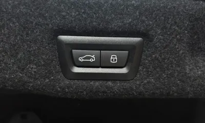 BMW 5-Series 2024, 36684 км, за 32814.76 USD - фото 32