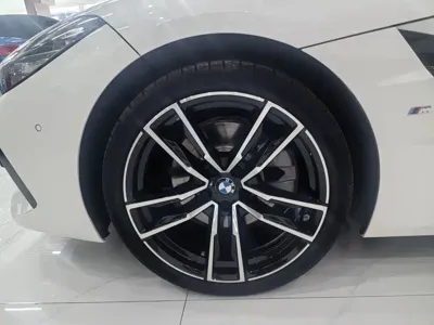 BMW Z4 2023, 18000 км, за 40855.73 USD