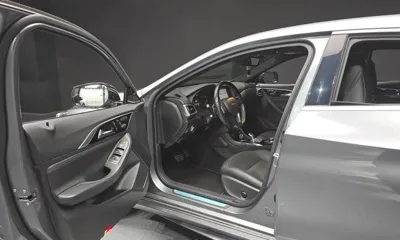 Infiniti Q30 2017, 100910 км, за 5618.72 USD - фото 10