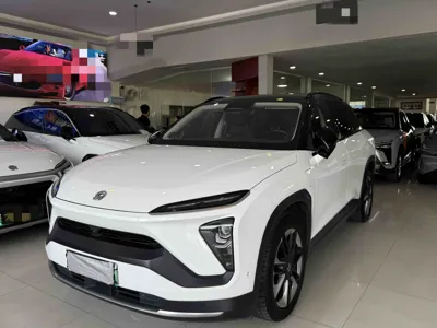 Nio ES8 · 2020 год