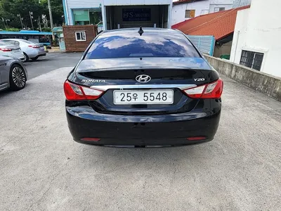 Hyundai Sonata 2011, 128692 км, за 2888.28 USD