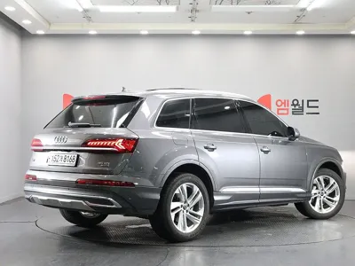 Audi Q7 2023, 27500 км, за 45179.73 USD - фото 4