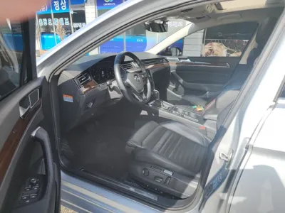 Volkswagen Passat 2018, 123000 км, за 10240.25 USD - фото 7