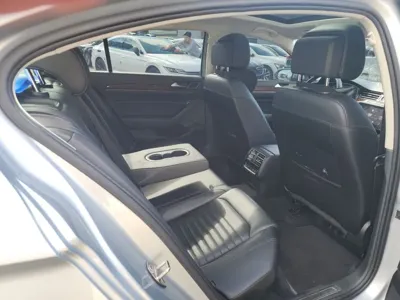 Volkswagen Passat 2018, 123000 км, за 10240.25 USD - фото 8