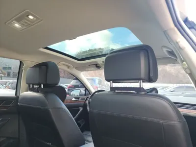 Volkswagen Passat 2018, 123000 км, за 10240.25 USD - фото 9