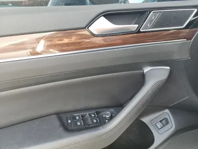 Volkswagen Passat 2018, 123000 км, за 10240.25 USD - фото 10