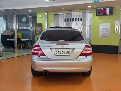 Mercedes-Benz CLK-Class 2002, 107000 км, за 4098.36 USD