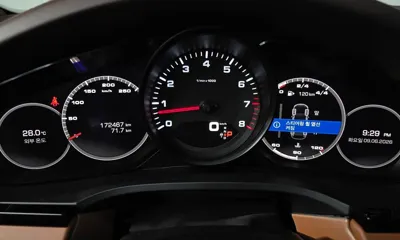 Porsche Cayenne 2019, 172467 км, за 29302.59 USD - фото 8