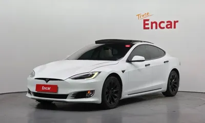 Tesla Model S · 2017 год