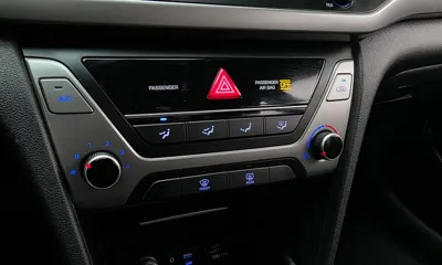 Hyundai Avante 2018, 113424 км, за 6564.26 USD - фото 17