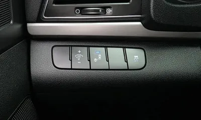 Hyundai Avante 2018, 113424 км, за 6564.26 USD - фото 27