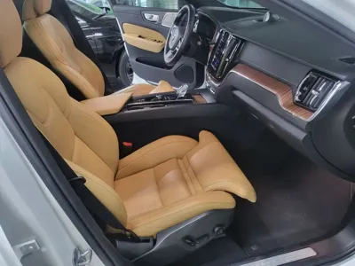 Volvo XC60 2024, 29222 км, за 37980.48 USD - фото 13