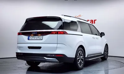 Kia Canival 2023, 100085 км, за 13921.43 USD