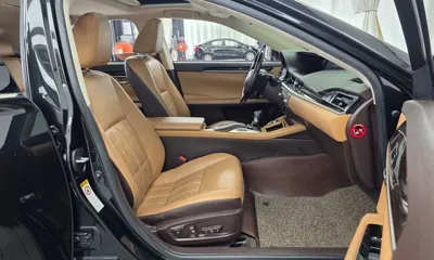Lexus ES 2018, 175617 км, за 16286.65 USD - фото 11