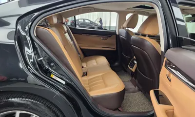 Lexus ES 2018, 175617 км, за 16286.65 USD - фото 12