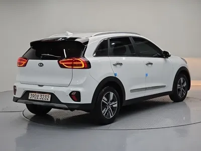 Kia Niro 2021, 12100 км, за 14116.59 USD