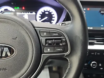Kia Niro 2021, 12100 км, за 14116.59 USD - фото 17