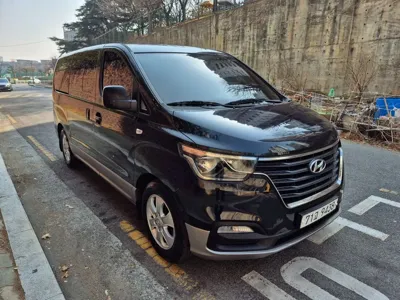Hyundai Starex 2019, 128400 км, за 10392 USD