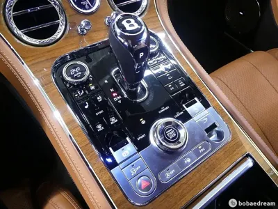Bentley Continental 2022, 18000 км, за 135447.62 USD - фото 6