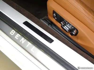 Bentley Continental 2022, 18000 км, за 135447.62 USD - фото 10