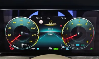 Mercedes-Benz E-Class 2023, 58993 км, за 43849.28 USD - фото 8