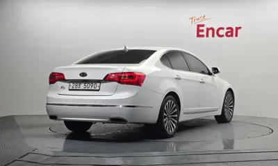 Kia K7 2013, 224288 км, за 1916.09 USD